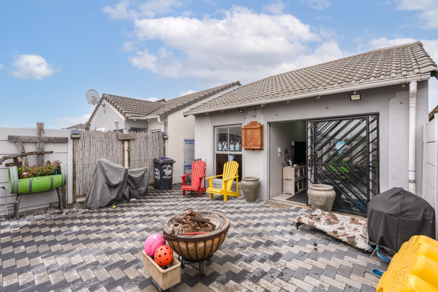 2 Bedroom Property for Sale in Thornton Western Cape